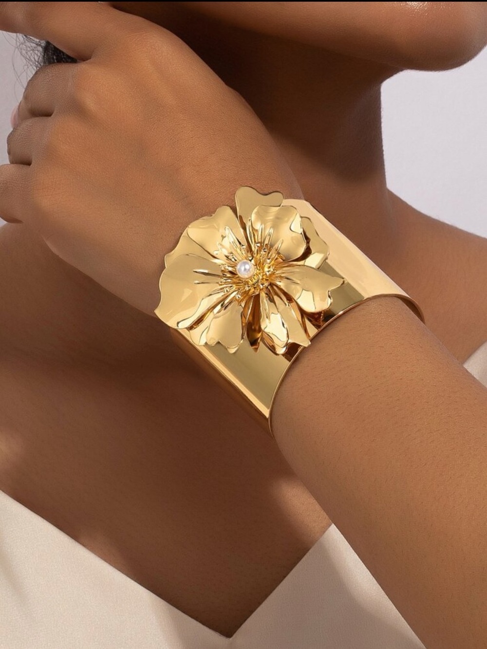 Elegant Gold Floral Cuff Bracelet - Women Jewelry